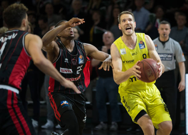 步行者正式 步行者正式